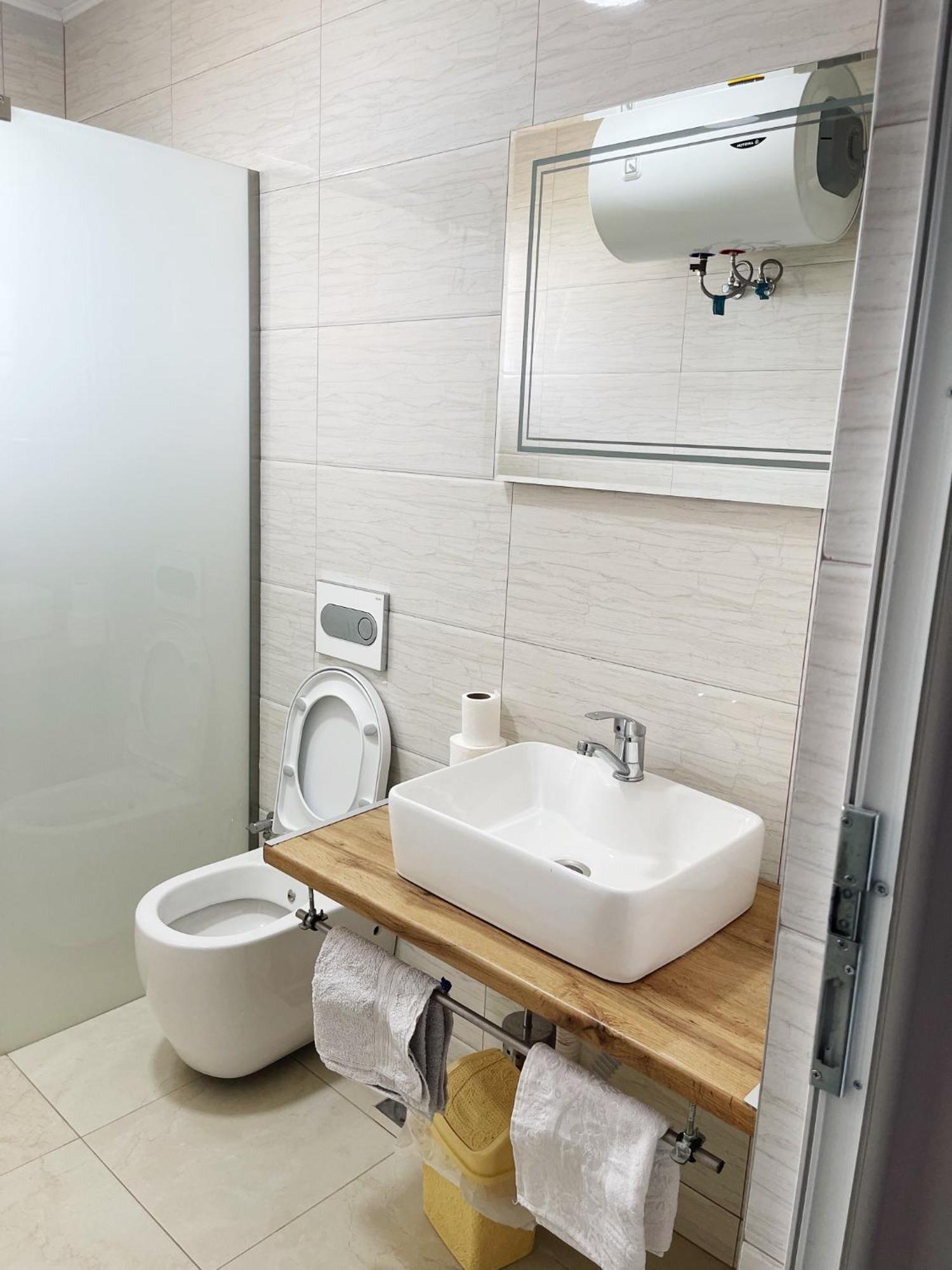 Infinity Plaza Hotel Gjakova Eksteriør billede