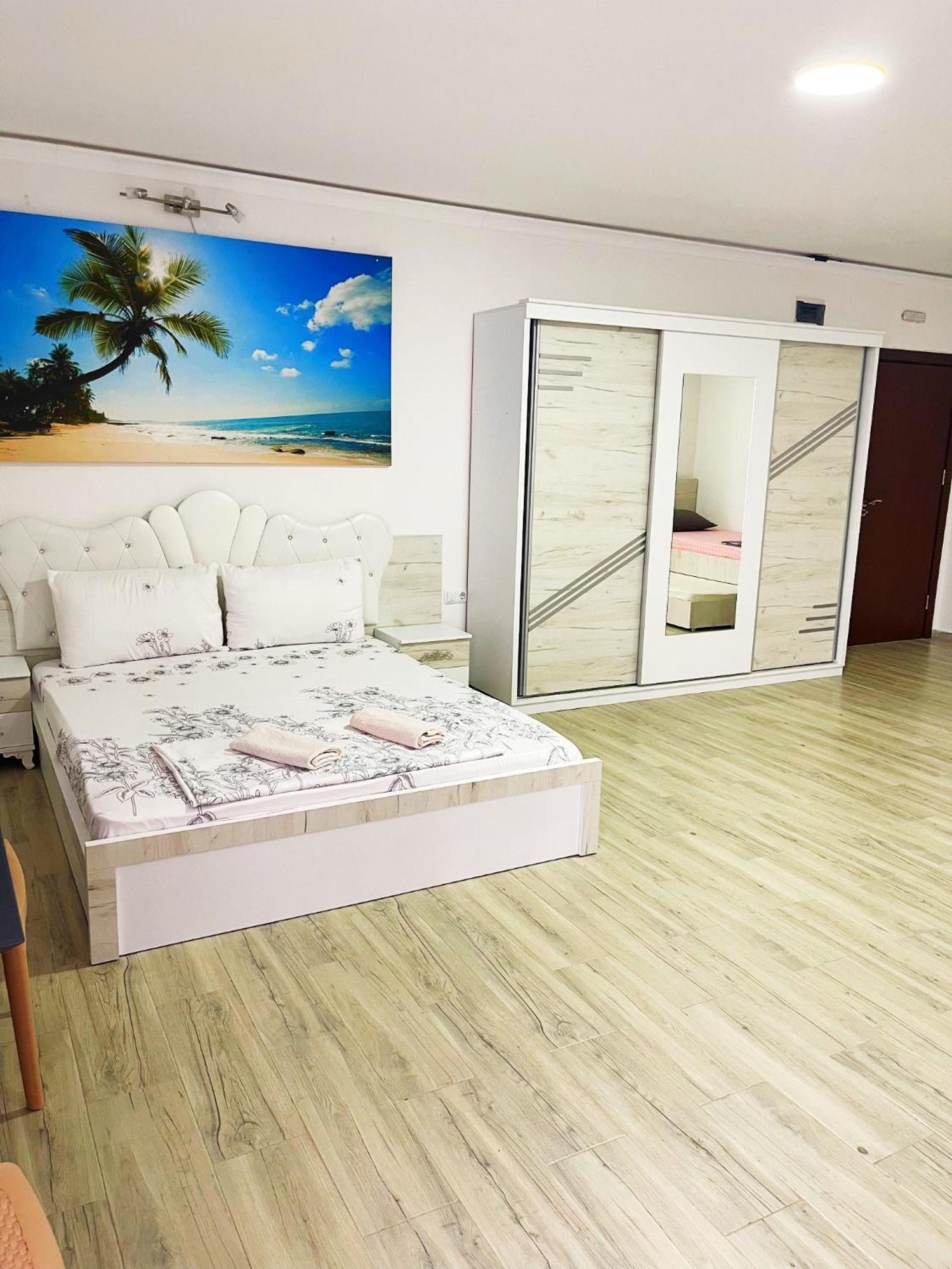 Infinity Plaza Hotel Gjakova Eksteriør billede