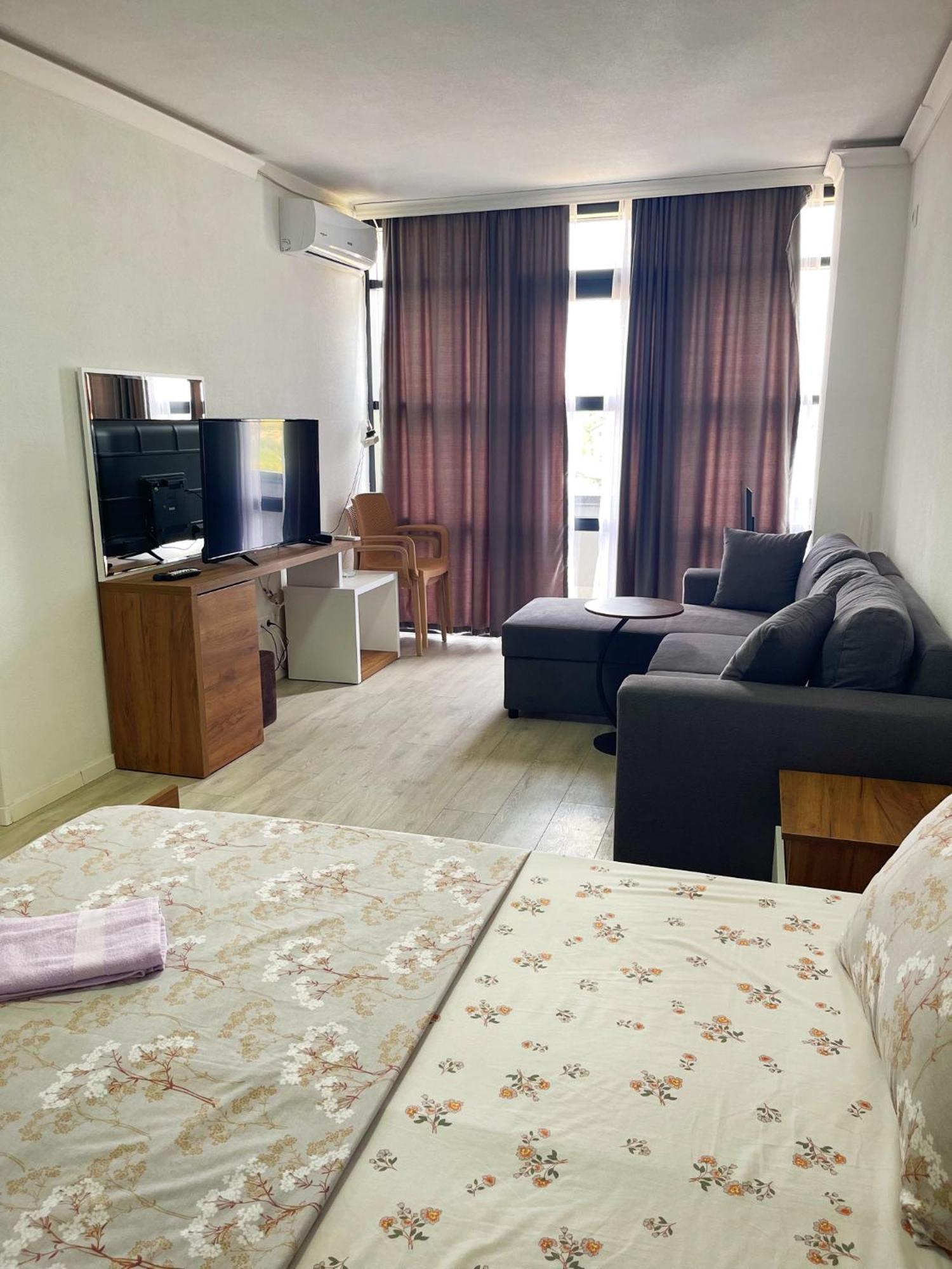Infinity Plaza Hotel Gjakova Eksteriør billede