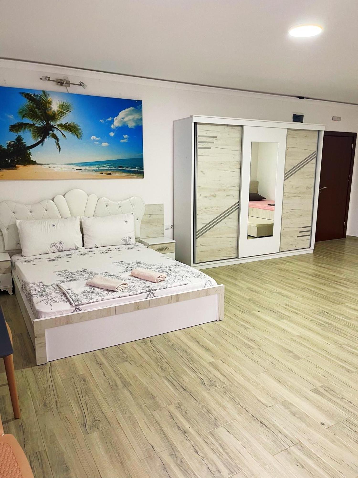 Infinity Plaza Hotel Gjakova Eksteriør billede