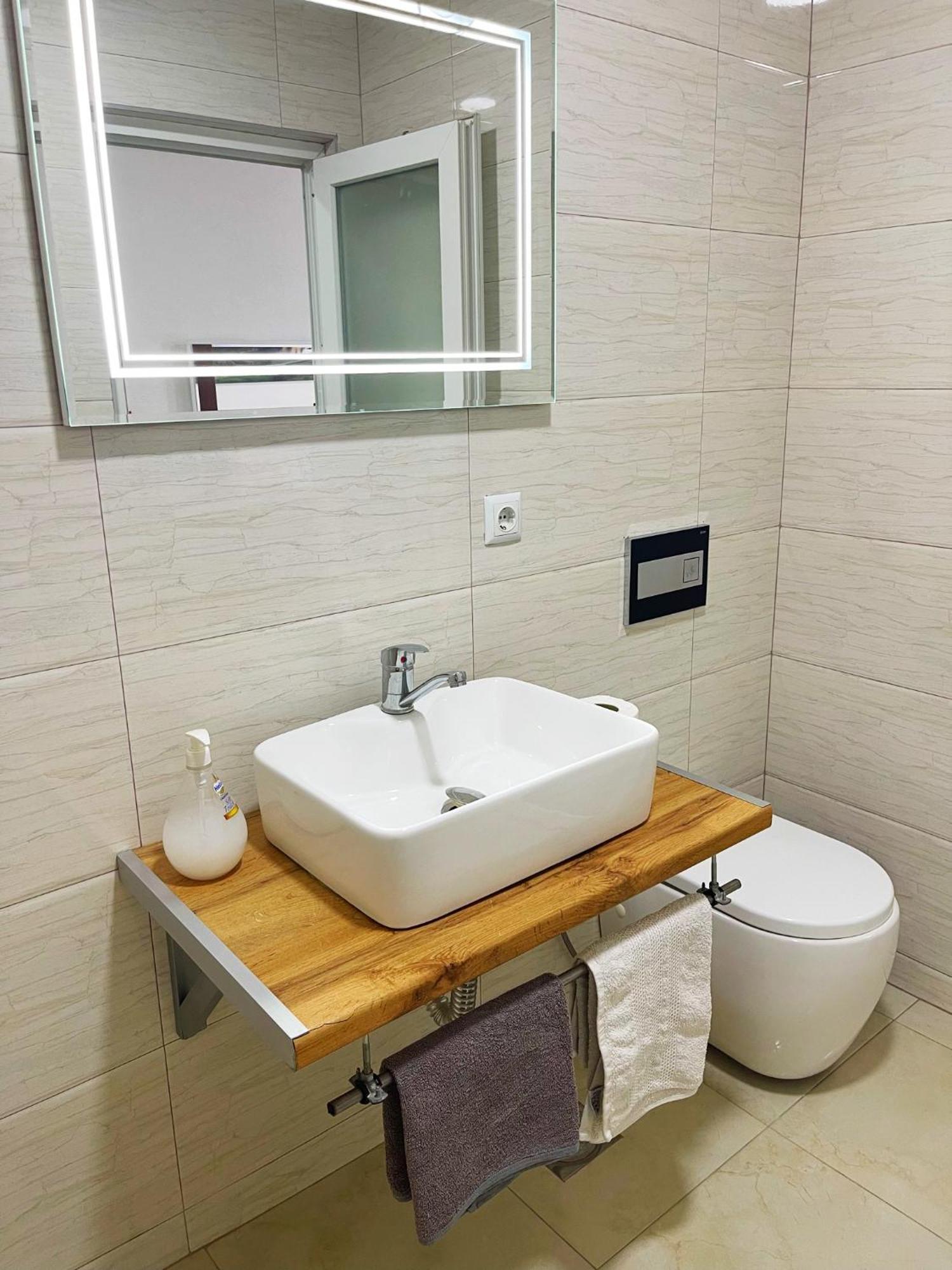 Infinity Plaza Hotel Gjakova Eksteriør billede
